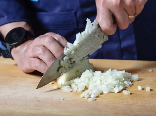 How to Chop, Dice, Slice and Mince Onions Which tool is used for dicing an onion